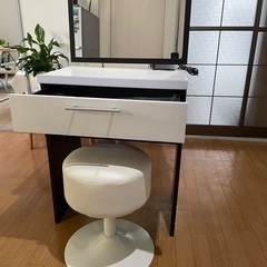 ドレッサー＆チェアセット お譲りしますの画像