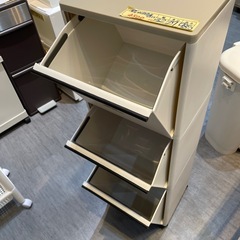 【3段ゴミ箱】【キャスター付き】クリーニング済み【管理番号31022】野の画像