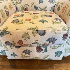 イタリア製生地の1人掛けソファ　花柄　の画像