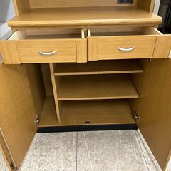 ★リユースのサカイ高崎店★TJ13124 綾乃製作所 食器棚 ライトブラウン H195×D43.5×W80 クリーニング済みの画像