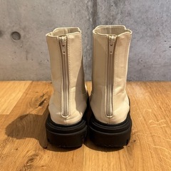 ショートブーツ　ホワイトの画像