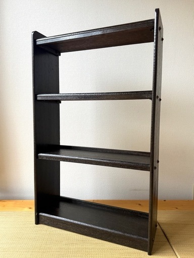 アンティーク調・黒の木製オープンラック／飾り棚