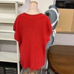 M2510-315 SHOO・LA・RUE ニット ベスト レッド Fサイズ 使用感有りの画像