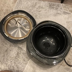 綺麗な圧力鍋の画像
