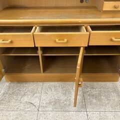 ★リユースのサカイ高崎店★TJ13129  食器棚 ライトブラウン H200×D53×W135 クリーニング済みの画像