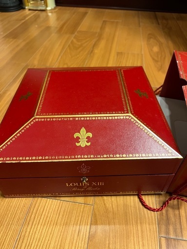 未開封・レミーマルタン ルイ13世 金キャップ替栓付き ・四角形