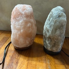ヒマラヤ天然岩塩ランプの画像