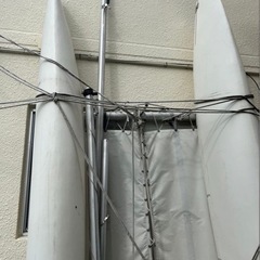カタマランヨット船体10ftと2ストの船外機の画像
