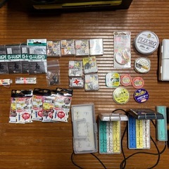 鮎釣りまとめ売り　仕掛け大量　友舟　オトリ缶　タモ網の画像