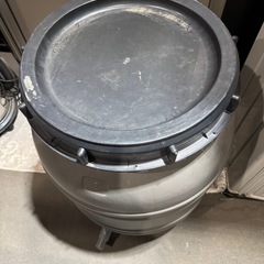ポリタンク 水槽 雨水　容器　水溜の画像