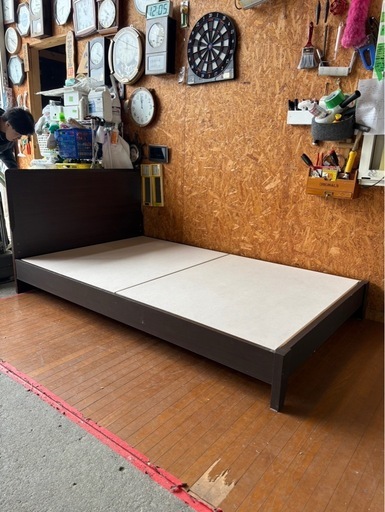 J2211   セミダブルベッド　フレームのみ　使用感あり