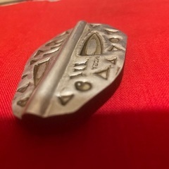 MOGA ブローチの画像