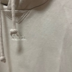 adidas パーカー　の画像