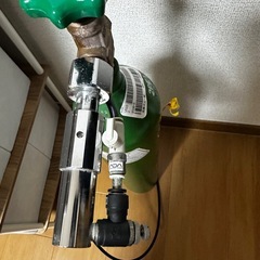 [お譲り先決定済]水槽、水草用 CO2ボンベ、レギュレータの画像