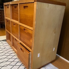 木製タンスの画像