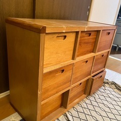 木製タンスの画像