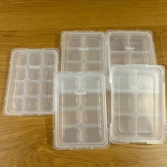 離乳食用品セット(リッチェル・わけわけフリージング、ベビービョルン・スタイ)の画像