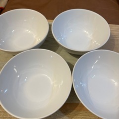 お皿（白）の画像