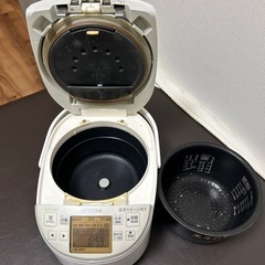 HITACHI 圧力スチーム炊き　炊飯器の画像