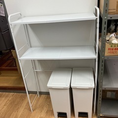 🉐レンジラック🉐美品　収納棚　キッチンラック　レンジボード　伸縮式　ホワイト　ゴミ箱　チリ箱　レンジ台の画像