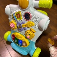 歩行器(簡単な三輪車にもなります)の画像