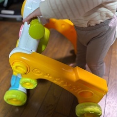 歩行器(簡単な三輪車にもなります)の画像