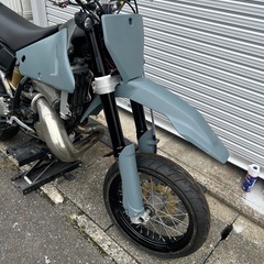 ハスクバーナ　モタード　レーサー　ツーストの画像
