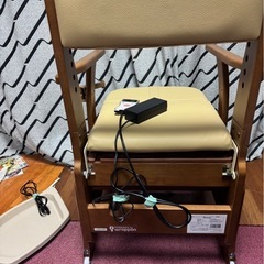 ポータブルトイレ（自動密閉機能付き）の画像