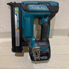 マキタ18V フィニッシュ　電池３つ付き！
値下げ。 の画像