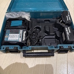 マキタ18V フィニッシュ　電池３つ付き！
値下げ。 の画像