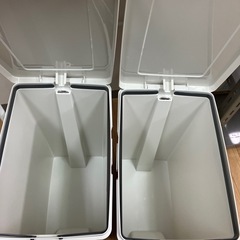 🉐美品🉐ゴミ箱　ペダル式　45L ホワイト　フタ付きの画像