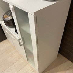 食器棚　の画像