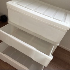 3段タンスの画像