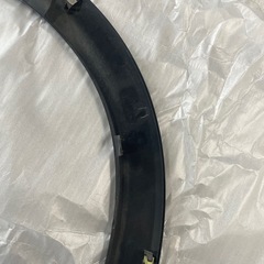 ヴェゼルRU1 樹脂フェンダーモールの画像