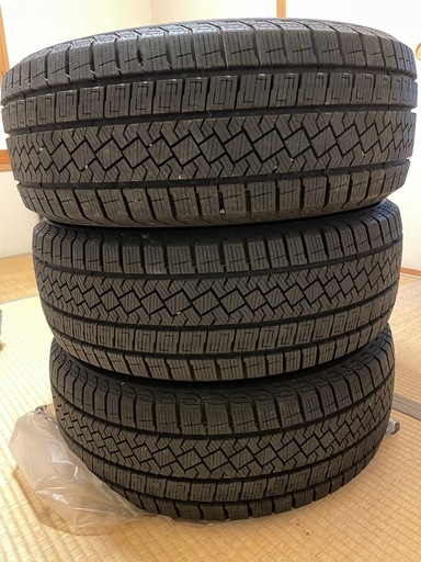 スタッドレスタイヤ 3本
