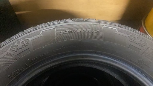 
スタッドレスタイヤ 4本 225/60R17 2024年製