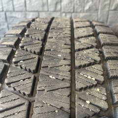 ブリジストンBLIZZAK DM-V3  225/65R17 2020年製 1本パンク修理跡有の画像