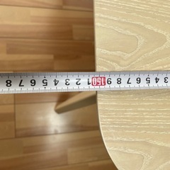 ダイニングテーブルの画像