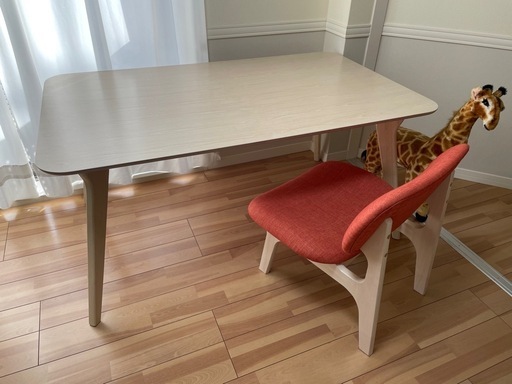 ダイニングテーブル