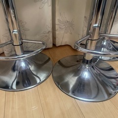 ホワイトで清潔感あり！あり！ほぼ新品のハイチェア3脚の画像