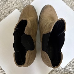 ベージュ スエード風ショートブーツMサイズの画像