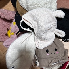 女の子帽子と大人帽子の画像