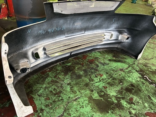 トヨタ　ノア　フロントバンパー　AZR60G バンパー　フォグランプ　純正　自動車 パーツ　宮崎