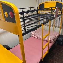 二段ベットの画像