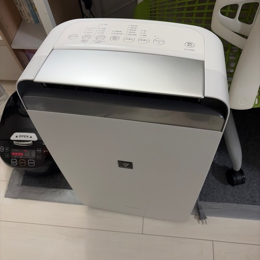 シャープ 衣類乾燥 除湿機 CVS180W ハイパワー 除湿