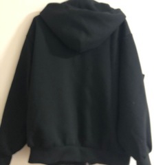 黒いジップアップパーカー　男女兼用 大きいサイズの画像