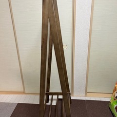 木製ハンガーラックの画像