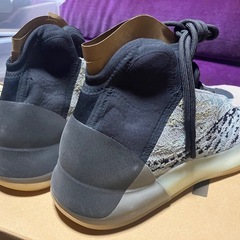 新品！adidasイージーブースト！28cmの画像