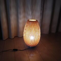 IKEA　ベイヤ　テーブルランプ　竹の画像