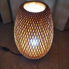 IKEA　ベイヤ　テーブルランプ　竹の画像